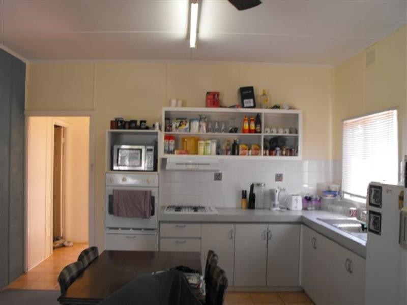 8 Richards Street, Carnarvon WA 6701