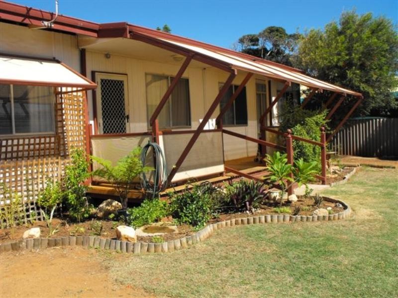 11 Saw Street, Carnarvon WA 6701