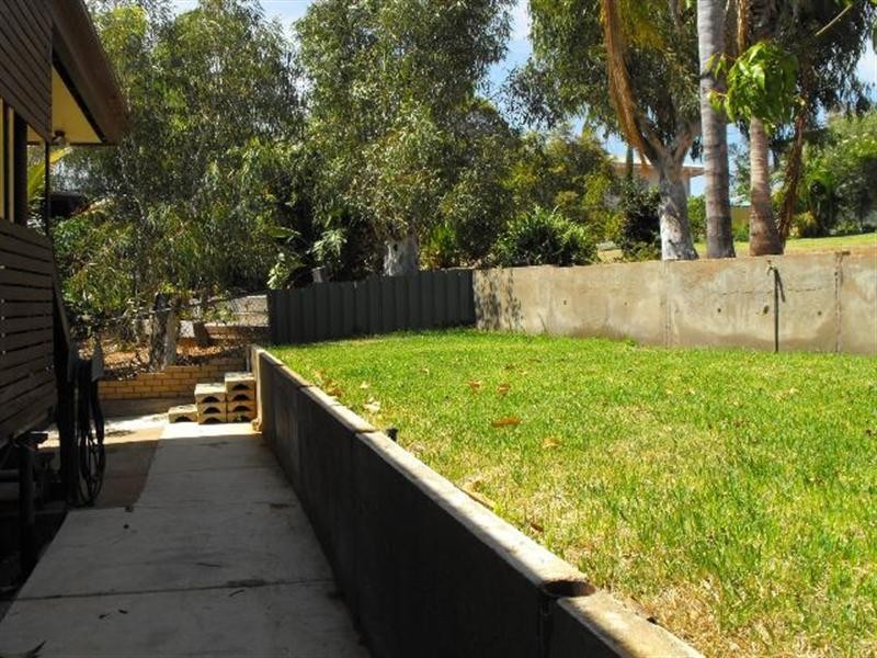 14 Craggs Court, Carnarvon WA 6701