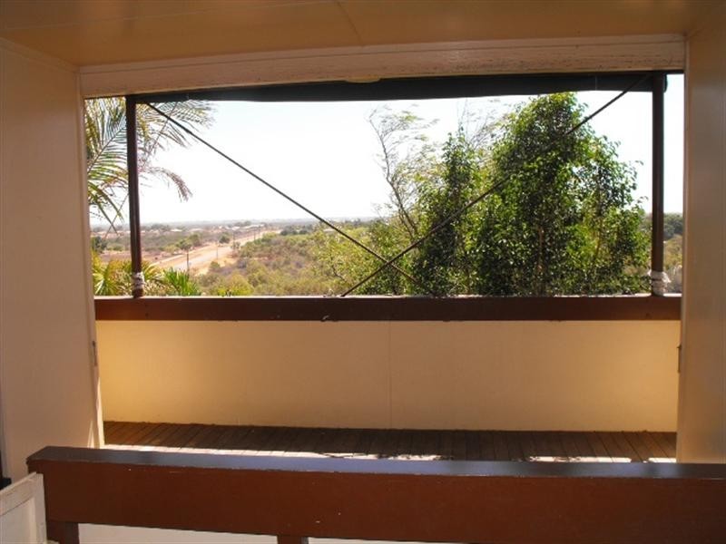 14 Craggs Court, Carnarvon WA 6701