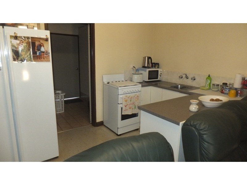 Unit 4 Adria Units, North West Coastal Highway, Carnarvon WA 6701