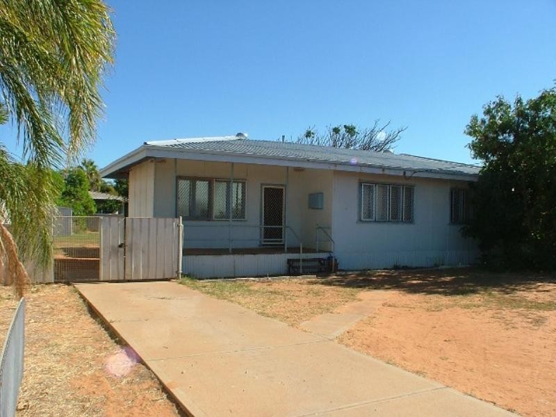 14 Beckett Street, Carnarvon WA 6701