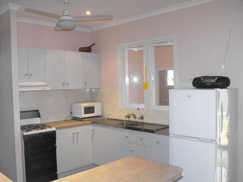 4 Young Street, Carnarvon WA 6701