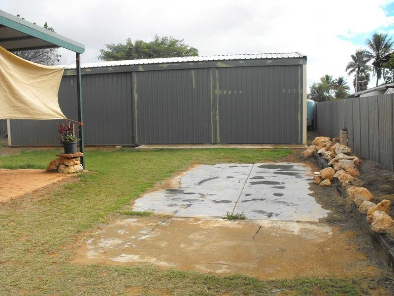 4 Young Street, Carnarvon WA 6701