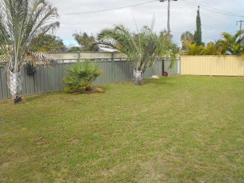 4 Young Street, Carnarvon WA 6701