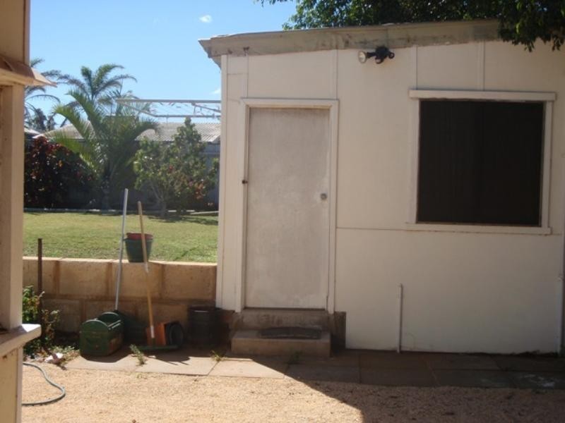 4 Richards Street, Carnarvon WA 6701