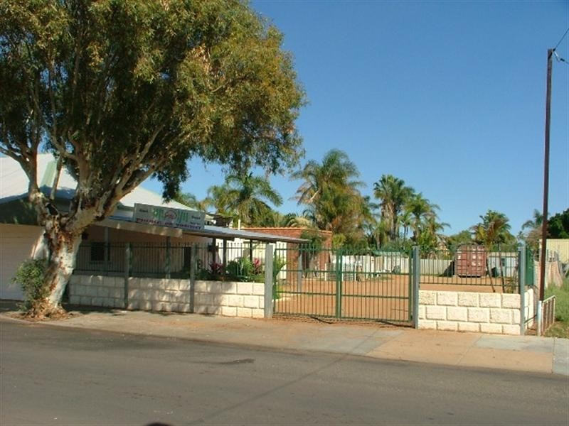 18 Francis Street, Carnarvon WA 6701