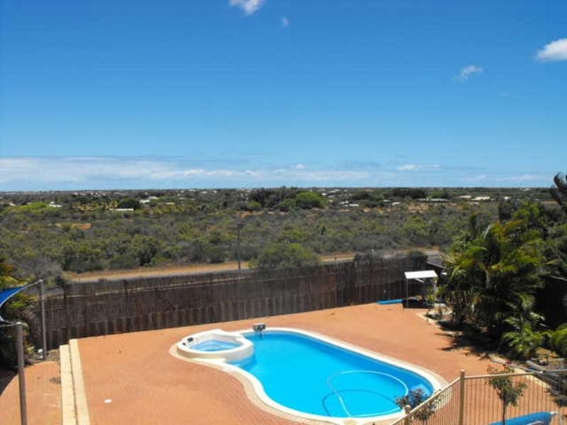 10 Craggs Court, Carnarvon WA 6701