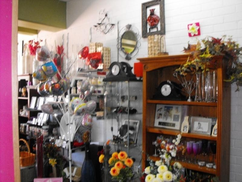 Stephanies Flowers and Gifts, Carnarvon WA 6701