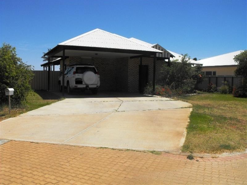 14 Mindirra Crescent, Carnarvon WA 6701