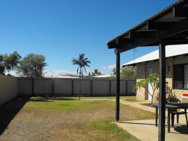 14 Mindirra Crescent, Carnarvon WA 6701