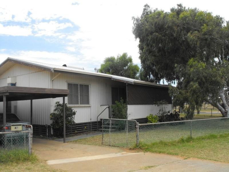 43 Crowther Street, Carnarvon WA 6701