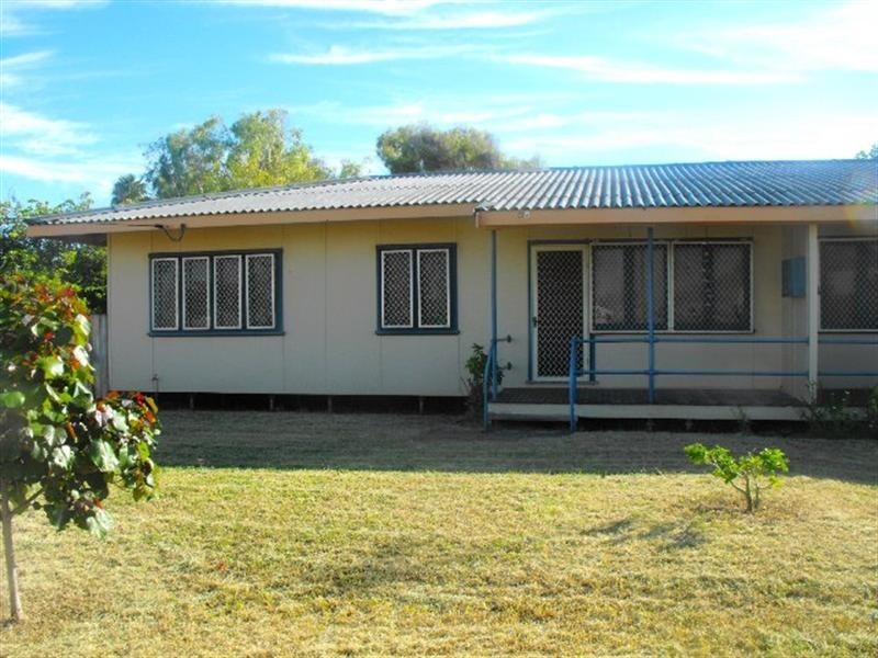 17 A Killicoat Steet, Carnarvon WA 6701