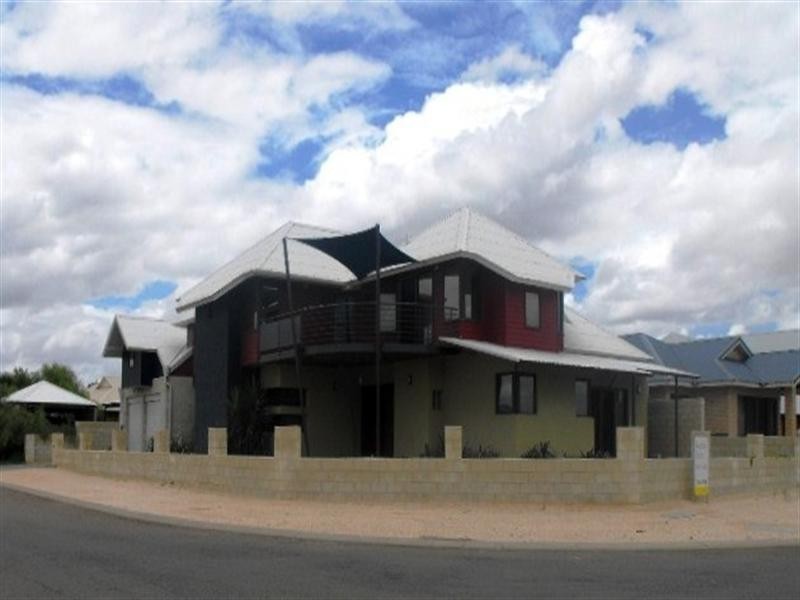 2 Mindirra Crescent, Carnarvon WA 6701