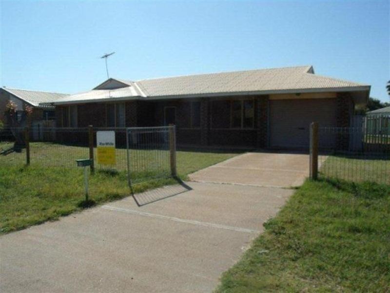 18 Meiklejohn Crescent, Carnarvon WA 6701