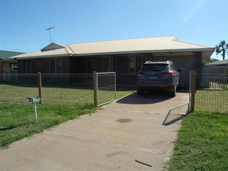 18 Meiklejohn Crescent, Carnarvon WA 6701