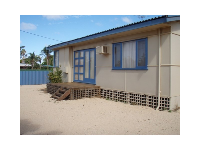 9 Sandhurst Road, Carnarvon WA 6701