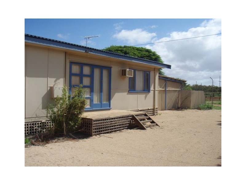 9 Sandhurst Road, Carnarvon WA 6701