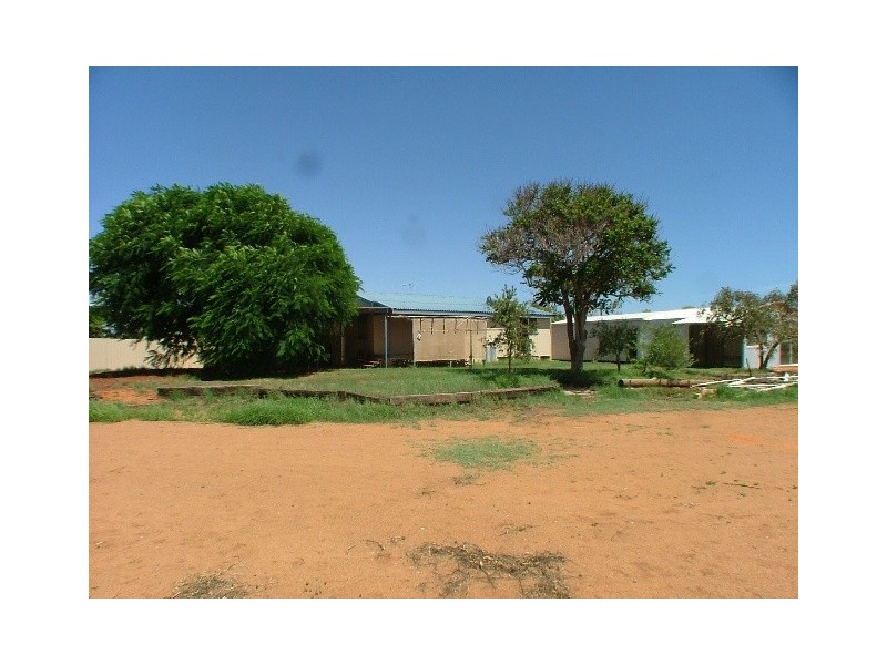 9 Sandhurst Road, Carnarvon WA 6701