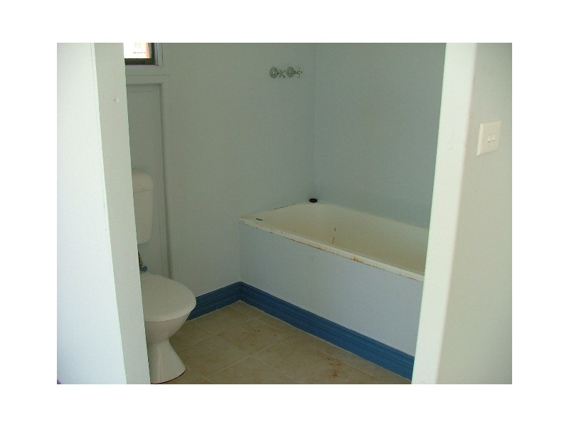 9 Sandhurst Road, Carnarvon WA 6701