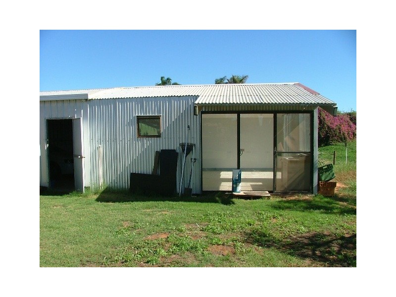 9 Sandhurst Road, Carnarvon WA 6701