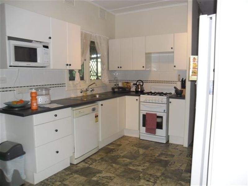 8 Lukis Place, Carnarvon WA 6701