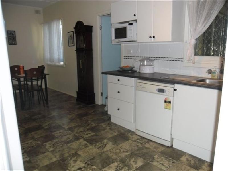 8 Lukis Place, Carnarvon WA 6701