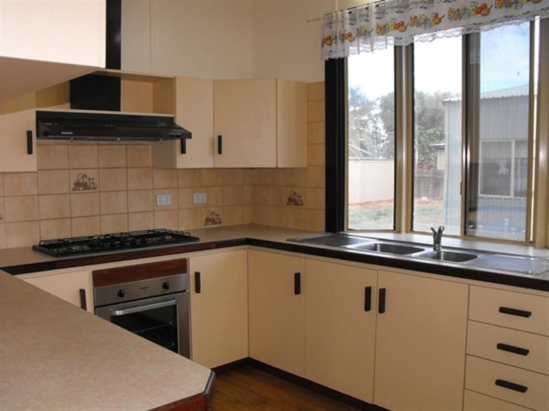 27 Dempster Road, Carnarvon WA 6701