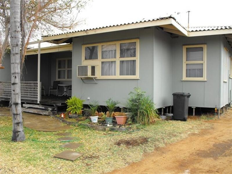 27 Dempster Road, Carnarvon WA 6701