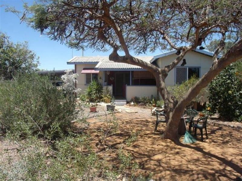 3 Fenner Street, Carnarvon WA 6701