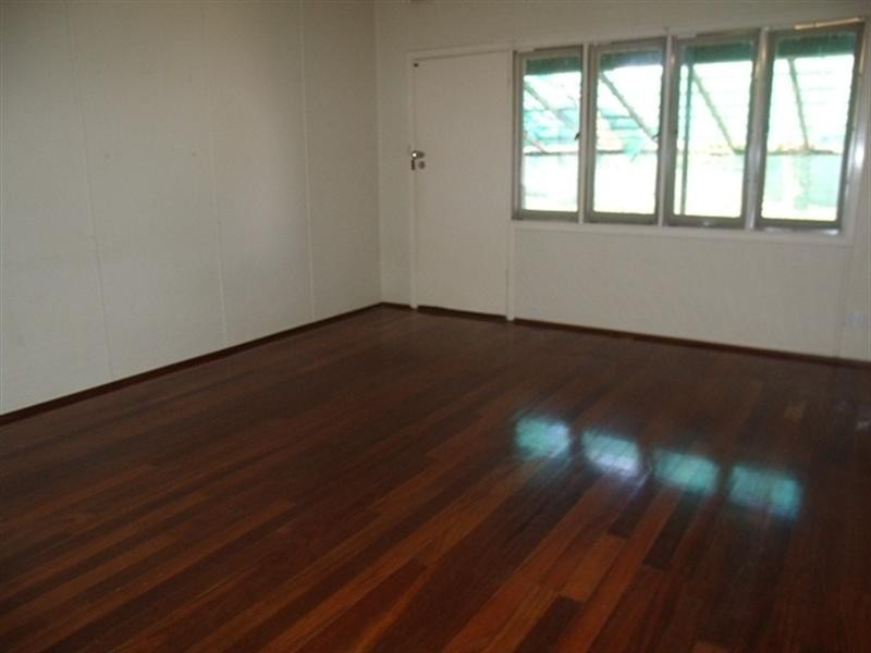 Unit B 8 Hearn Place, Carnarvon WA 6701