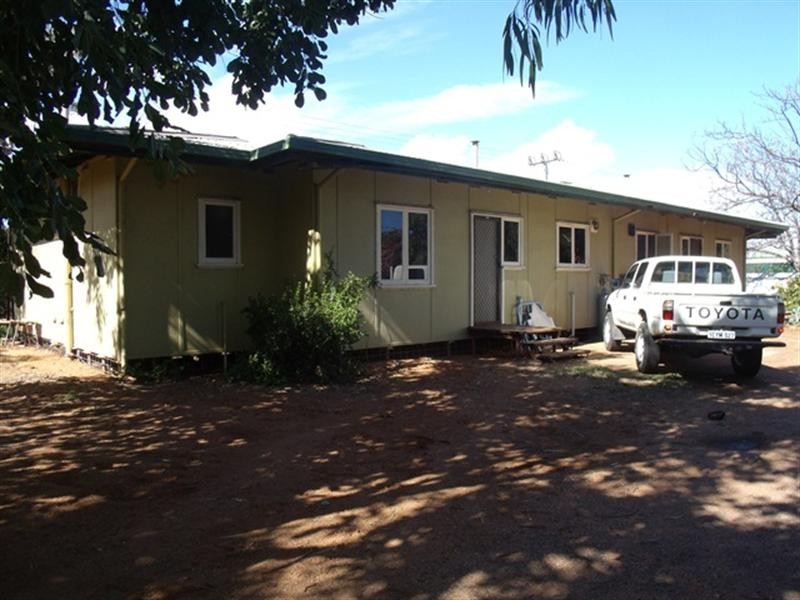 Unit B 8 Hearn Place, Carnarvon WA 6701