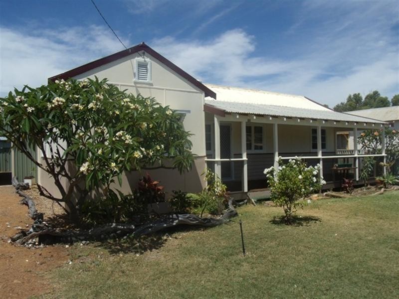 5 Carey Street, Carnarvon WA 6701