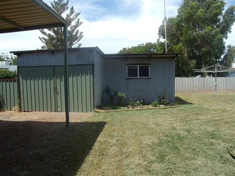 5 Carey Street, Carnarvon WA 6701