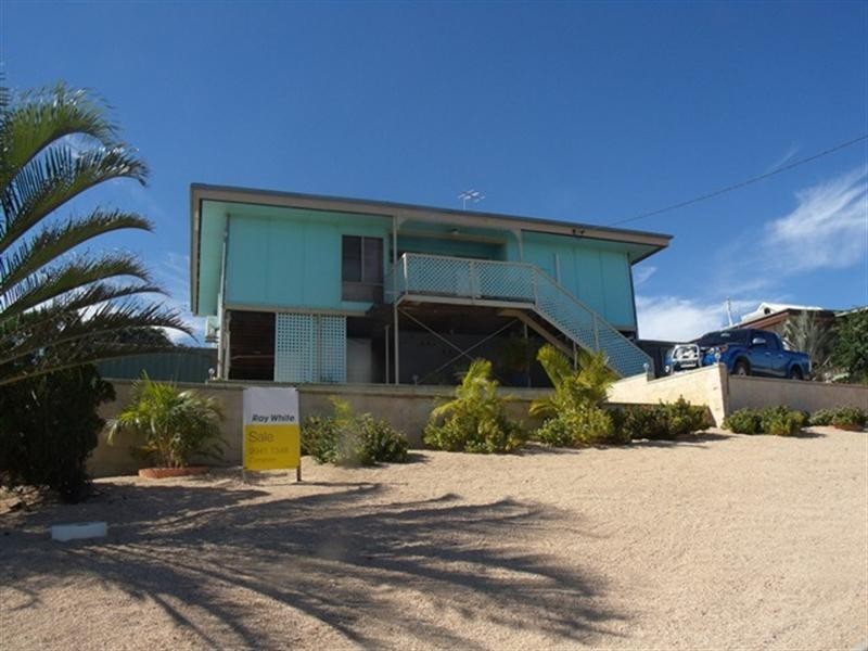 1 Craggs Court, Carnarvon WA 6701