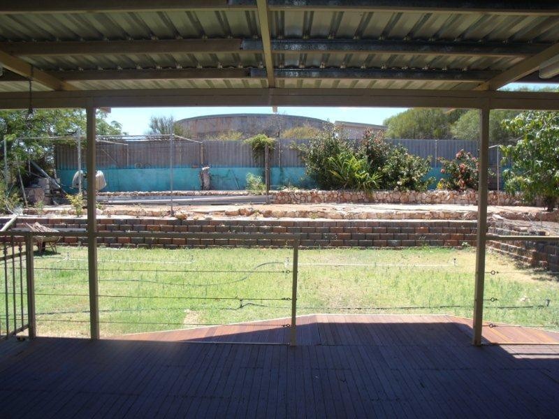 1 Craggs Court, Carnarvon WA 6701