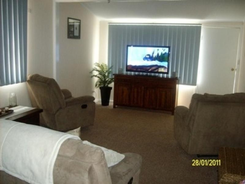 8 Mills Avenue, Carnarvon WA 6701