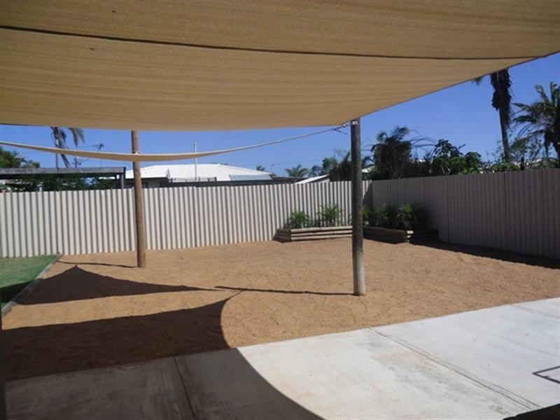 8 Mills Avenue, South Carnarvon WA 6701
