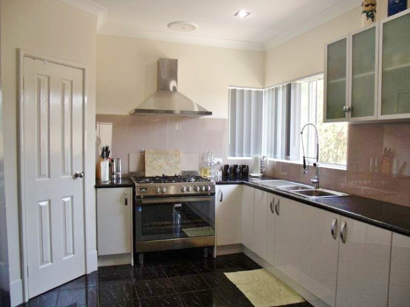 12 Mindirra Crescent, Carnarvon WA 6701