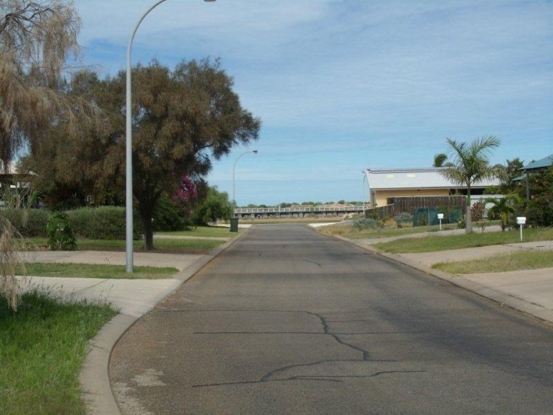 12 Mindirra Crescent, Carnarvon WA 6701