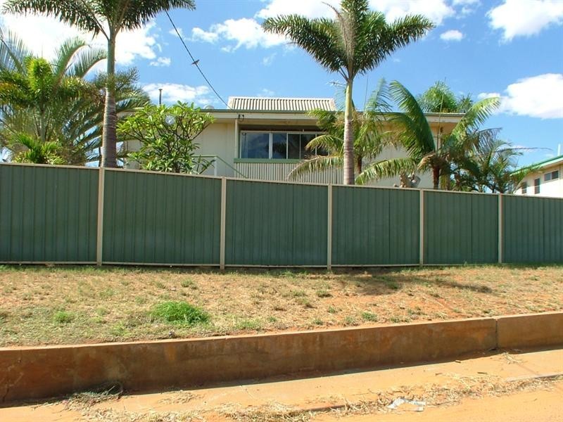 19 Craggs Court, Carnarvon WA 6701