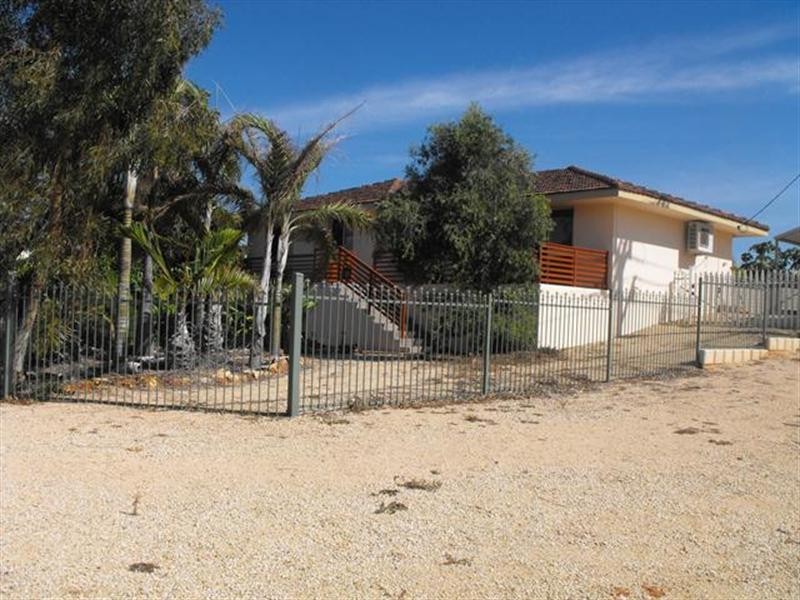 27 Butcher Street, Carnarvon WA 6701