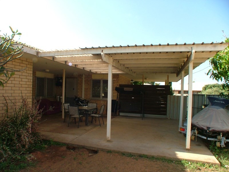 11 Foss Crescent, Carnarvon WA 6701