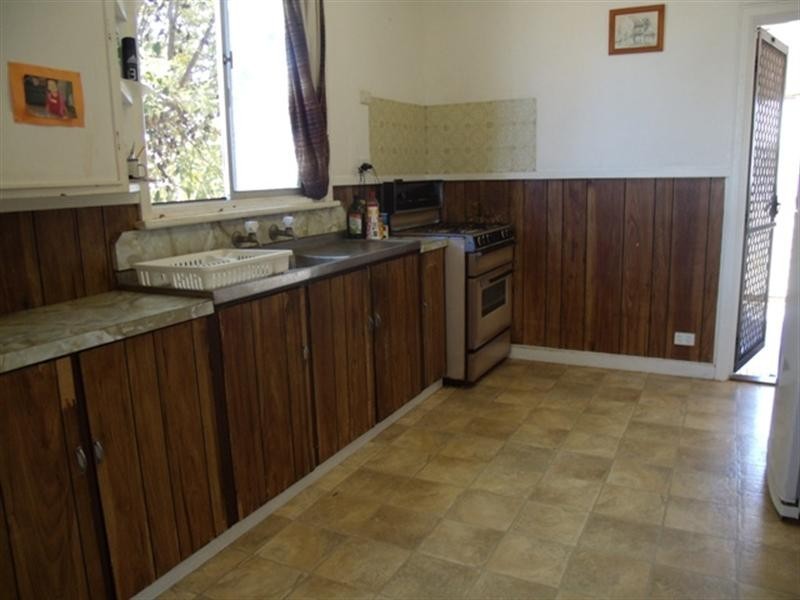 5 Crossland Street, Carnarvon WA 6701