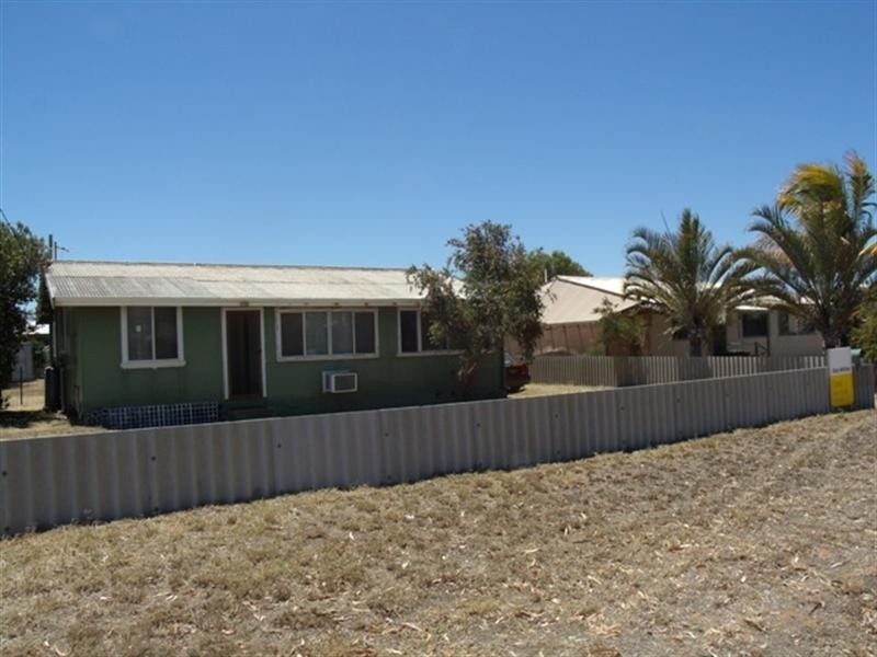 5 Crossland Street, Carnarvon WA 6701