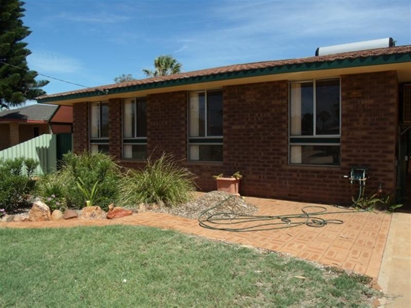 13 Willesee Street, Carnarvon WA 6701