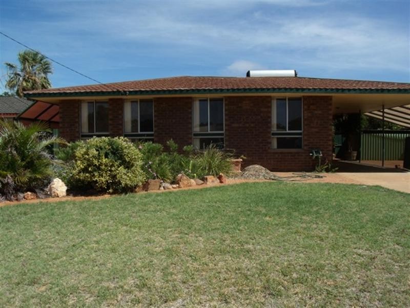 13 Willesee Street, Carnarvon WA 6701