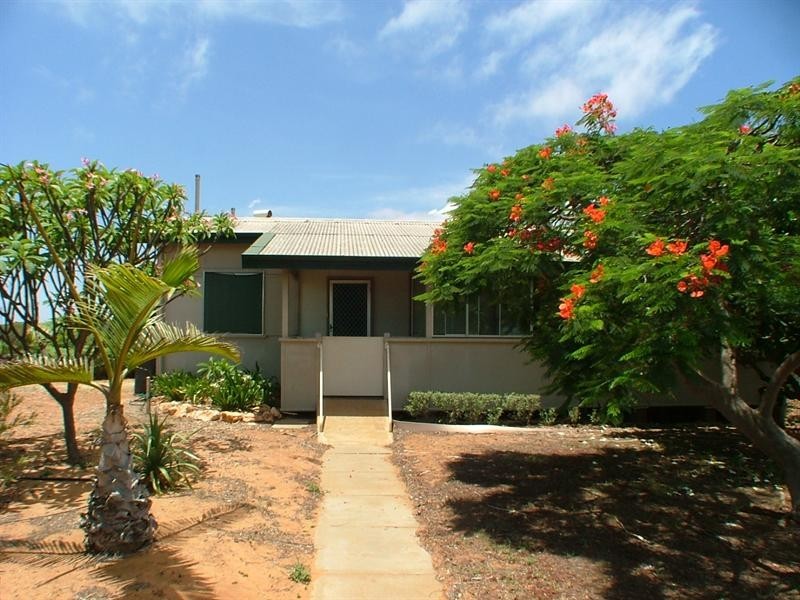 1 Fenner Street, Carnarvon WA 6701