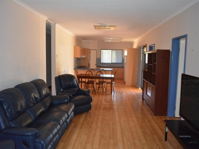 11 Finnerty Street, East Carnarvon WA 6701