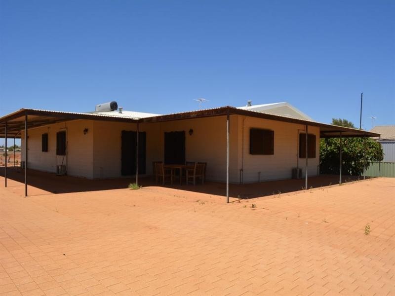 11 Finnerty Street, East Carnarvon WA 6701